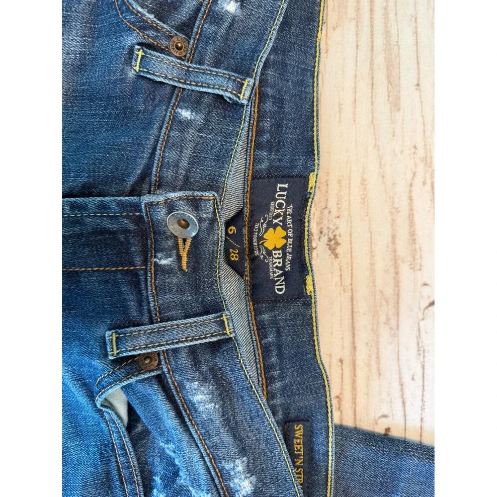 Lucky Brand Sweet N Straight Distressed Blue Jeans Size 6 28 Medium Wash
